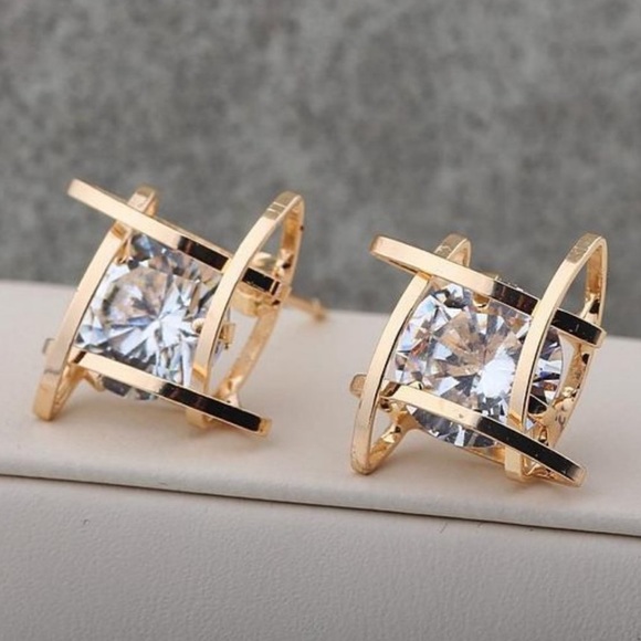 NEW ROUND SOLITAIRE CAGED DIAMOND STUD EARRINGS - Picture 3 of 8